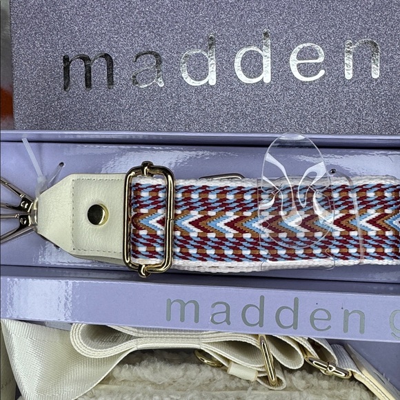 Madden Girl 3 PIece Gift Set Convertible Fanny Pack Crossbody with Strap NIB - Picture 5 of 9